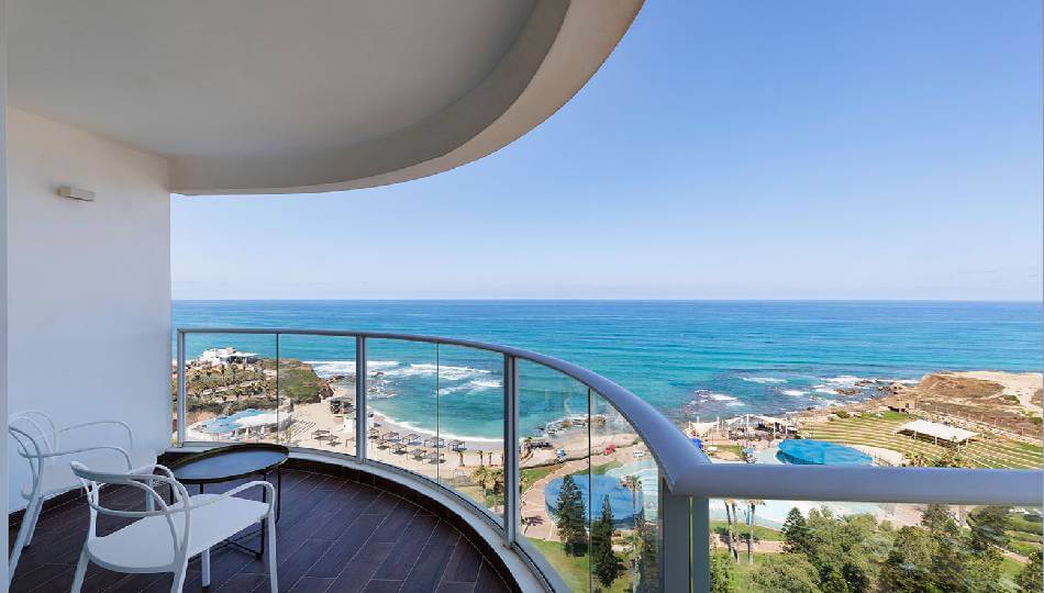 מלון ג'ייקוב ריזורט חדרה