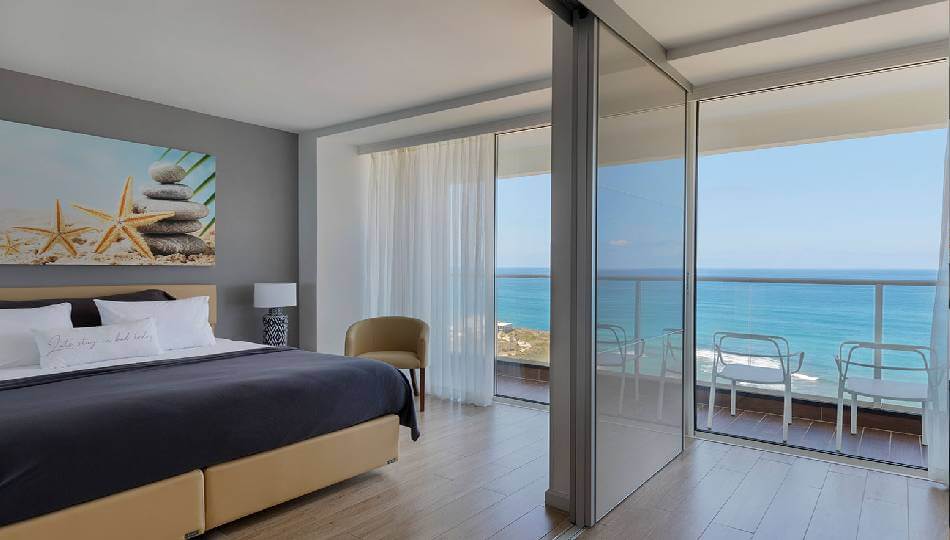 מלון ג'ייקוב ריזורט חדרה