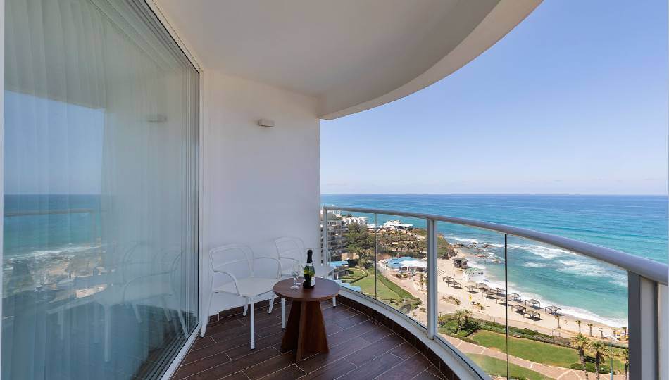 מלון ג'ייקוב ריזורט חדרה