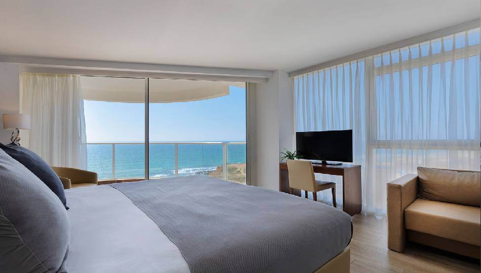 מלון ג'ייקוב ריזורט חדרה