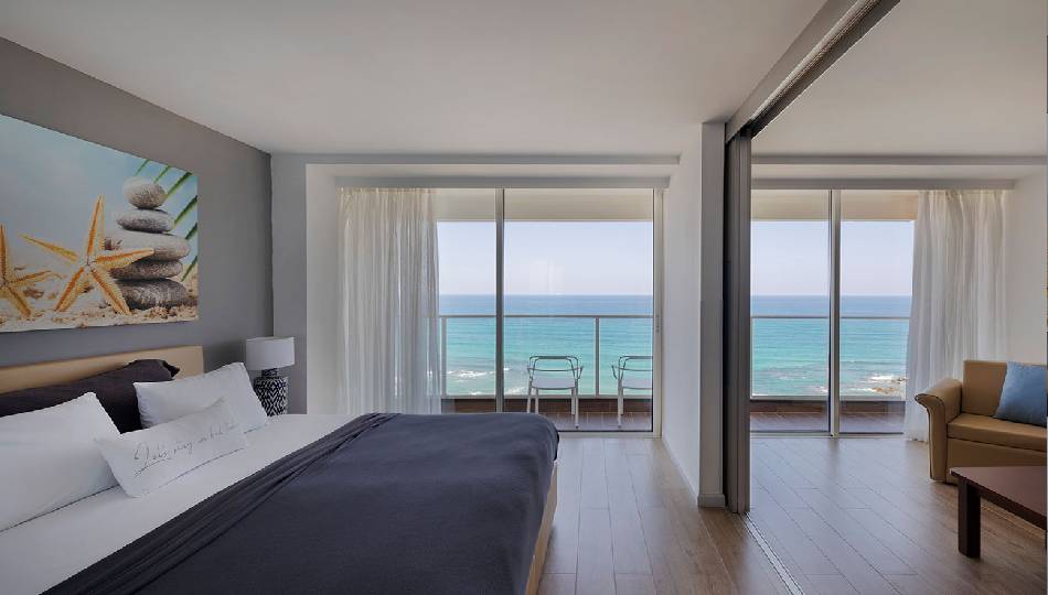 מלון ג'ייקוב ריזורט חדרה