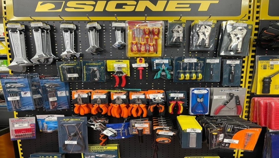 מרכז חלפים סביון